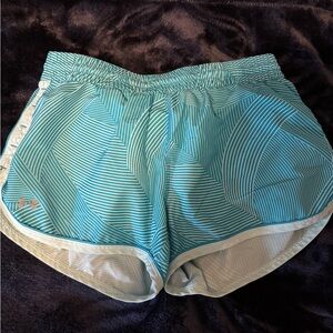 Under armour size small athletic shorts